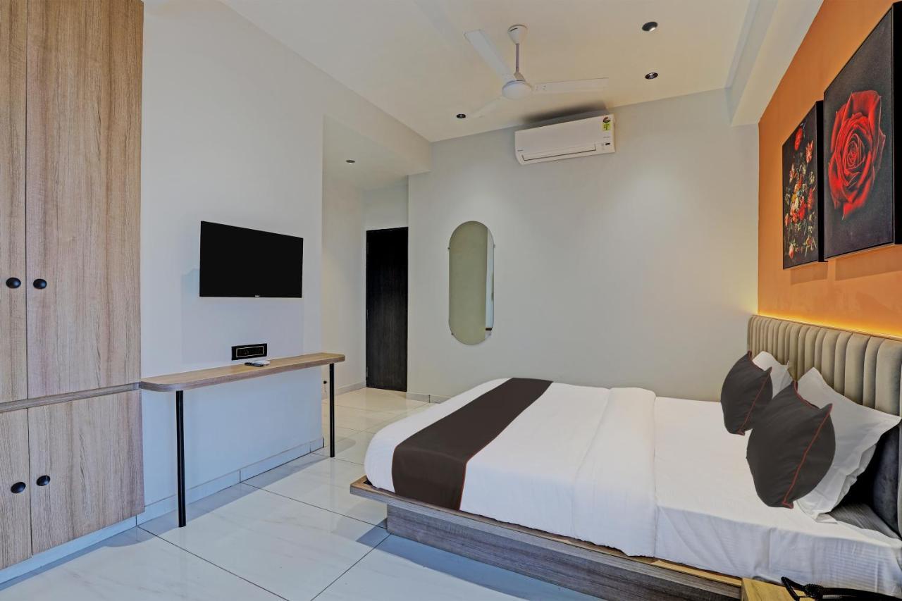 Hotel Lee Platinum Ahmedabad Exterior photo