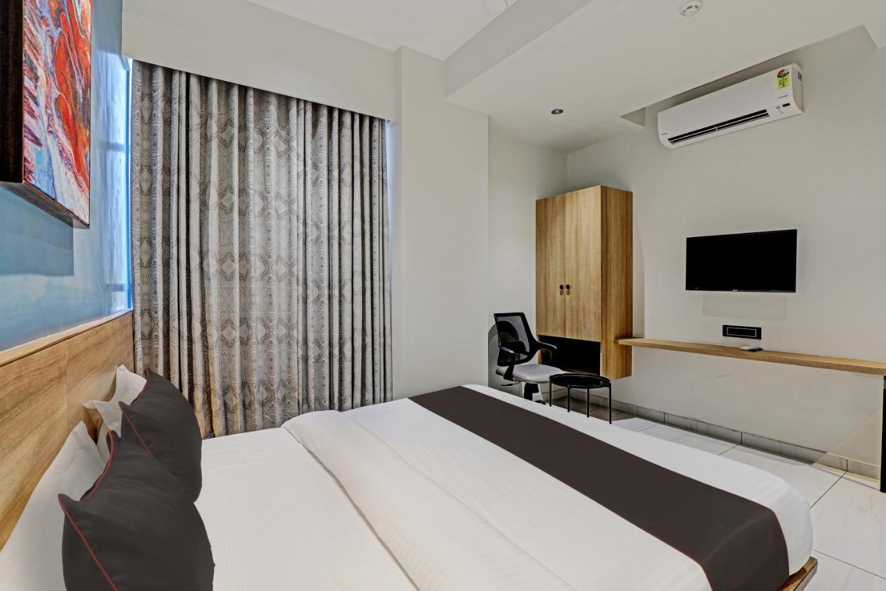 Hotel Lee Platinum Ahmedabad Exterior photo