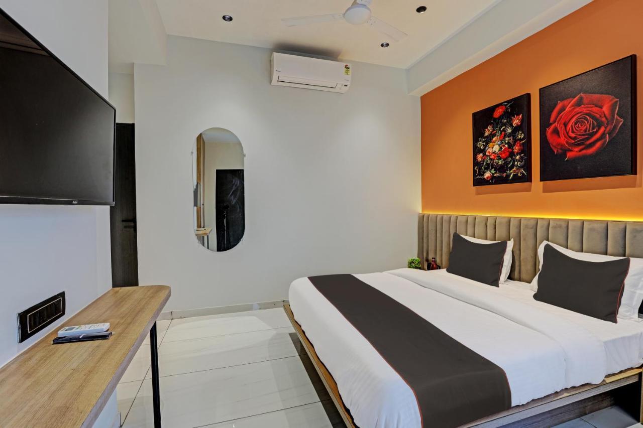 Hotel Lee Platinum Ahmedabad Exterior photo